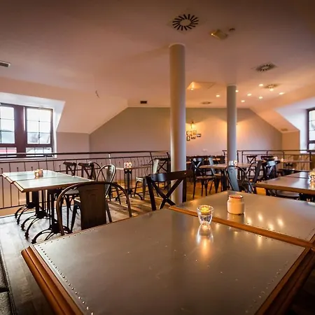 Hotel Plac Ob Zeleznici 3*