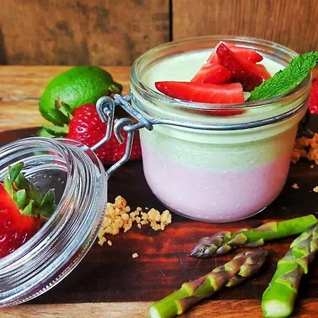 Plac Ob Zeleznici ホテル 3*