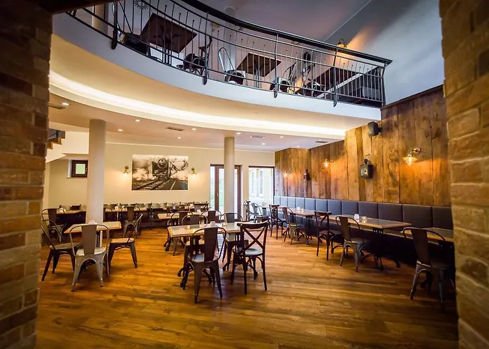 Plac Ob Zeleznici 3*