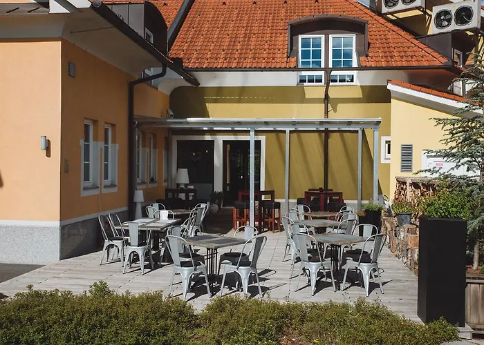 Plac Ob Zeleznici 3*