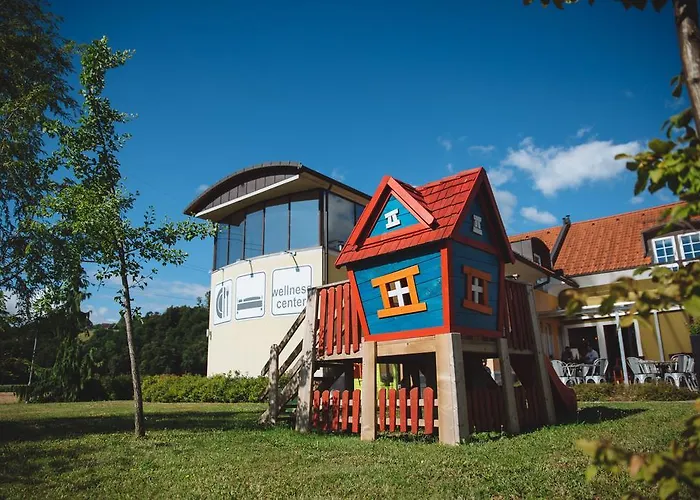 Plac Ob Zeleznici Hotel